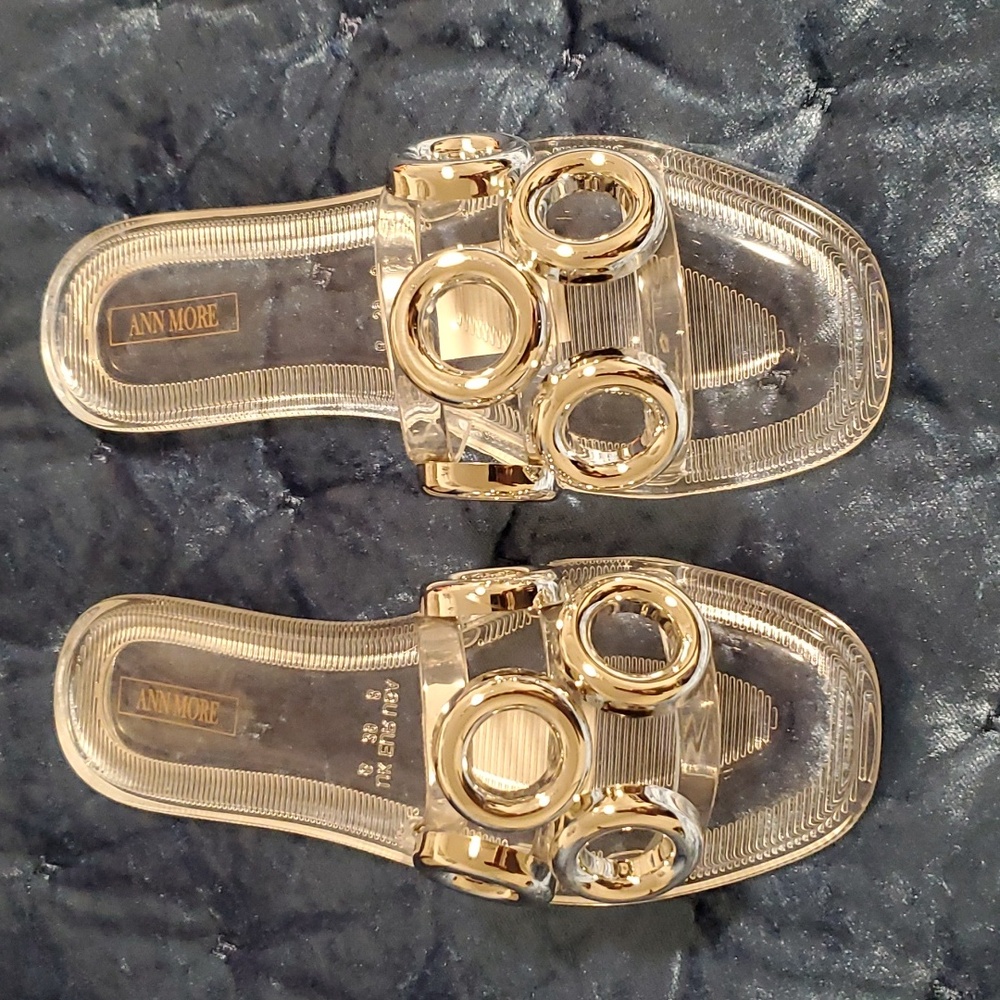 Sandals Size 8 Silver Clear